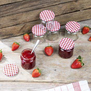 Preview: set of 18 preserving jars with screw-top lids, tumblers with check pattern, 315 ml each