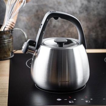 Preview: Klassischer Edelstahl-Wasserkessel mit schwarzen Griffen, 2,5 l, für alle Herdarten inklusive Induktion, hochwertig & elegant