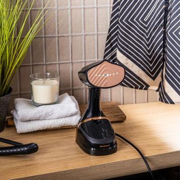 Preview: Tragbarer 1500 Watt Dampfglätter, schwarz-roségold: 400 ml Tank, für schnelles Glätten und ein perfekt faltenfreies Aussehen