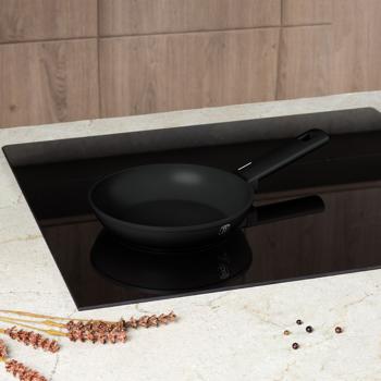 Preview: 3-piece design pan set (matt black) - Frying pans 20+24cm, grill pan 28cm - Forged aluminum, titanium, soft-touch - High-quality & robust