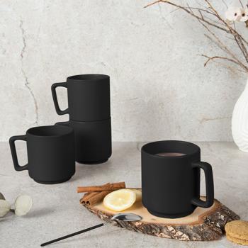 Preview: Hochwertiges Steingut Tassen Set (4 Stück, 300ml): Design Tassen in Mattschwarz, spülmaschinen- & mikrowellenfest – Stilvolle Kaffeebecher für den Alltag