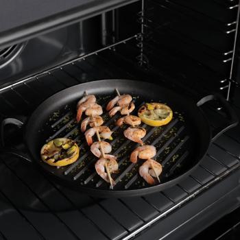 Preview: High-quality round cast iron grill plate (Ø 25 cm) with handles: For authentic grill stripes & flavors, versatile & ideal for meat, vegetables & fish