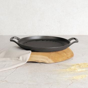 Preview: High-quality round cast iron grill plate (Ø 25 cm) with handles: For authentic grill stripes & flavors, versatile & ideal for meat, vegetables & fish