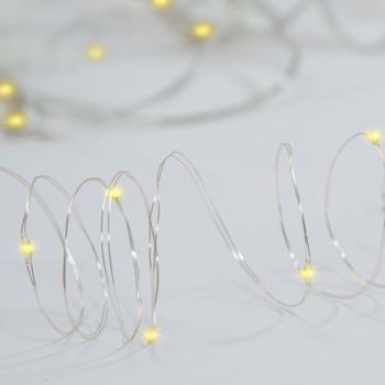 Preview: Elegante tenda luminosa a LED con telecomando, bianco caldo, 200 LED, 3x3m: illuminazione accogliente e decorazione romantica per camera da letto e soggiorno Preview: Elegante tenda luminosa a LED con telecomando, bianco caldo, 200 LED, 3x3m: illuminazione accogliente e decorazione romantica per camera da letto e soggiorno