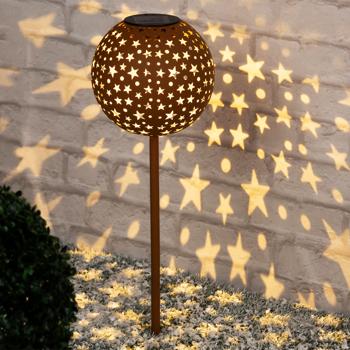 Preview: 2er-Set Bezaubernde Solar Leuchtkugel Sternenzauber (Ø 18cm): Magische Lichtprojektion für Garten & Balkon, zaubert stimmungsvolle Sternenmuster – Ihr leuchtendes Highlight! Preview: 2er-Set Bezaubernde Solar Leuchtkugel Sternenzauber (Ø 18cm): Magische Lichtprojektion für Garten & Balkon, zaubert stimmungsvolle Sternenmuster – Ihr leuchtendes Highlight!