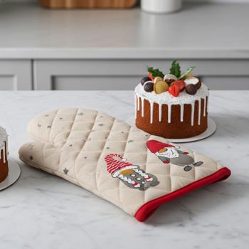 Preview: Set of 2 Festive Gnome Oven Gloves: Best protection when baking. Cotton oven mitt with Christmas motif - Perfect gift idea
