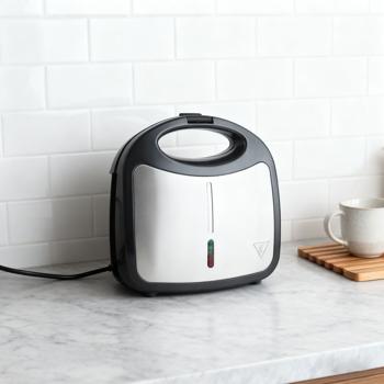 Preview: Sandwich maker for 2 sandwiches with 850 watts of power, non-stick coating, cool-touch handle, sandwich toaster for quick and easy meals