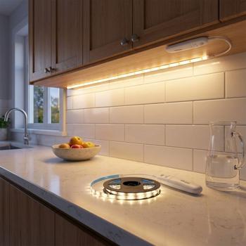 Set di 2 strisce LED da 3 m bianco caldo con sensore di movimento e funzionamento a batteria – nastro luminoso autoadesivo, striscia luce notturna, 90 LED, 5 W