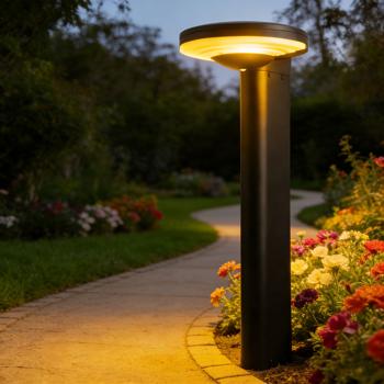 Preview: 6er-Set Premium Solar Säulen-Wegeleuchte aus Aluminium in Schwarz, 300lm helle SMD-LEDs, Dämmerungssensor & 2 Leuchtmodi, wetterfeste Gartenlampe modern