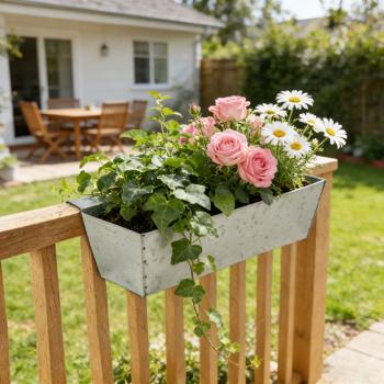 Preview: Set di 6 fioriere premium per pallet Europe con barra di sospensione in metallo zincato, inserto per pallet e cassetta da balcone per corrimano fino a 2,5 cm di larghezza, argento