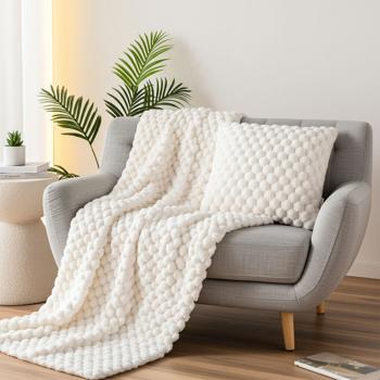 2-piece set cosy sofa blanket 180 x 220 cm & luxurious sofa cushion 45 x 45 cm in white - For cosy hours on the sofa