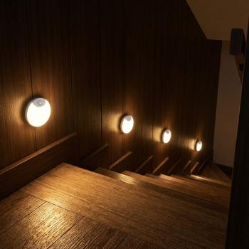 Set of 4 LED cabinet lights with motion sensor – Rechargeable night light, magnetic & wireless – Ideal as stair light & for wardrobe