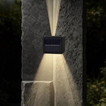Preview: Lot de 4 appliques murales solaires LED pour extérieur : lampe de jardin blanc chaud/blanc froid avec batterie et capteur, IP44 étanche, projecteur décoratif pour clôture et mur