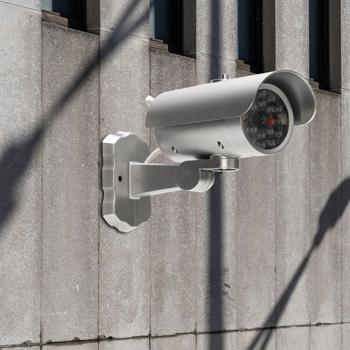 Preview: Überwachungskamera Attrappe mit Bewegungssensor und rotem Blinklicht, Batteriebetrieb, Sicherheits-Dummy Kamera in realistischem Design