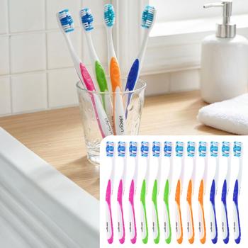 Spazzolini da denti confezione da 12 con puliscilingua – set di spazzolini manuali medium in 4 colori per la famiglia – impugnatura antiscivolo per un’igiene ottimale