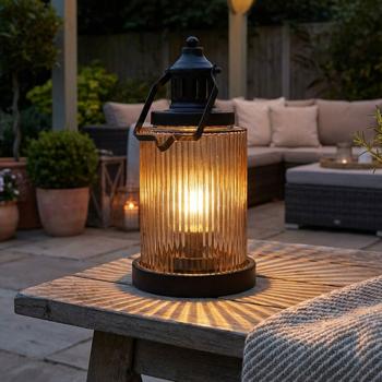 Preview: 2er-Set Stilvolle LED Laterne Glas Amber 14,5x27,5 cm, Schwarz, Metall – Edle Retro Dekoleuchte mit Timer für gemütliches Balkon & Garten Deko