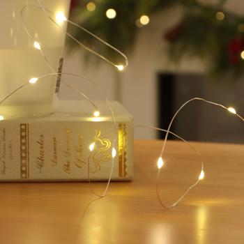 Preview: Lot de 2 micro guirlandes lumineuses LED de 10 m avec 100 LED blanc chaud : à piles, avec télécommande, 8 modes d’éclairage et minuterie pour une décoration chaleureuse