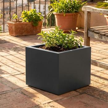 Square flower pot 38 cm in anthracite, 25 L plastic planter box for indoor & outdoor use, frost-proof & UV-resistant, lightweight
