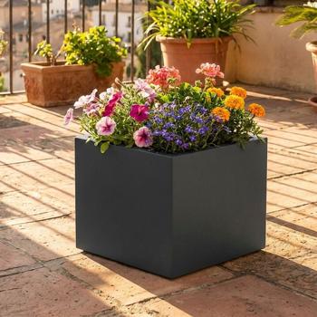 Preview: Blumentopf Quadratisch 38cm in Anthrazit, Pflanzkasten 25L aus Kunststoff für Innen & Aussen, Frostsicher & UV-Beständig, Leichtgewicht