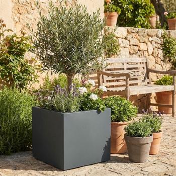 Preview: Blumentopf Quadratisch 47cm in Anthrazit, Pflanzkasten 51L aus Kunststoff für Innen & Aussen, Frostsicher & UV-Beständig, Leichtgewicht