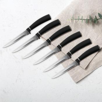 Set de 6 couteaux à steak en acier inoxydable – couteaux à viande tranchants avec lame 11,5 cm et manche soft-touch – couteaux élégants, noir