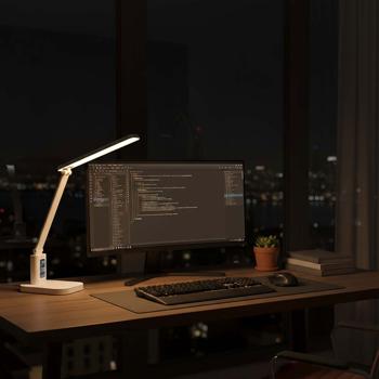 Preview: Aufladbare LED Schreibtischleuchte – Schicke Nachttischlampe mit Touch-Dimmer, Kalender, Raumtemperatur, Alarm & Uhr fürs Schlafzimmer & Büro