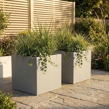 Lot de 2 pots de fleurs carrés 47 cm gris béton, jardinière 51L en plastique pour intérieur & extérieur, résistant au gel & aux UV, léger