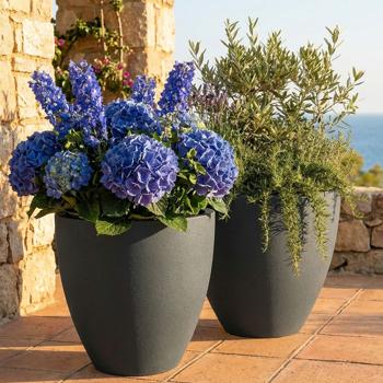 Lot de 2 pots de fleurs ronds 38 cm, graphite – Grand récipient pour plantes pour l’extérieur et l’intérieur – Look moderne & design élégant pour jardin et terrasse