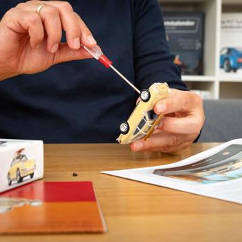 Preview: Porsche 911 Advent Calendar as 1:43 model car kit with sound: premium retro collector’s car gift for adults and children from 14 years