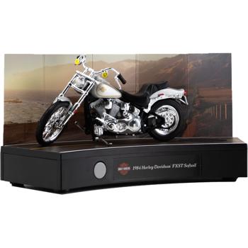 Preview: Harley-Davidson Adventskalender 2024 – FXST Softail Modellbausatz 1:18 mit V2 Soundmodul, Begleitbuch & Zubehör – Geschenk für Motorrad Fans