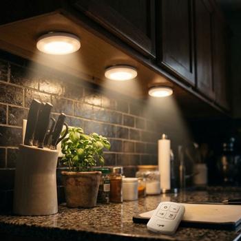 Preview: 3er-Set LED Unterbauleuchten mit Fernbedienung: Schrankbeleuchtung mit Touchfeld, hell, gedämpft oder 30-Min-Timer, je 5 LEDs, inkl. Batterien