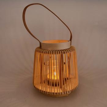 Preview: Laterne mit Kunstledergriff, Ø 16,5 x H 17 cm, Windlicht mit Glaseinsatz, Stäbe in Rattan-Optik, heller Holz-Look, Deko für Teelicht & LED-Kerze