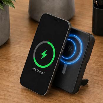 Powerbank 10 000 mAh magnétique avec recharge sans fil jusqu’à 25 W, USB-C jusqu’à 35 W, écran LCD et fonction support, batterie compacte pour smartphone, noir