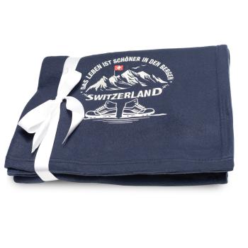 Preview: Kuschelig weiche Polar-Fleece-Decke, 250g/m², mit einzigartigem Sticklogo. Warm & leicht, ideal für Sofa & Bett. Premium-Decke für Komfort