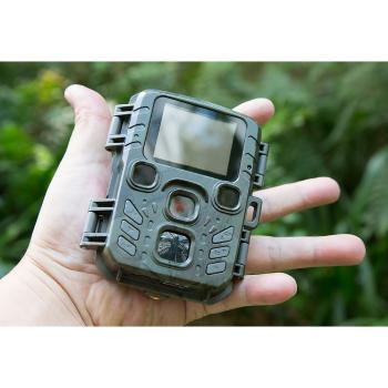 Preview: Mini telecamera da gioco con risoluzione video Full HD, telecamera da caccia con sensore PIR, 8,7 x 4,4 x 10,7 cm