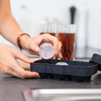 Preview: Eiswürfelform Silikon für 6 Eiskugeln Ø 4,5 cm - BPA-frei & lebensmittelecht - Spülmaschinenfest & hitzebeständig von -40° bis +230°C