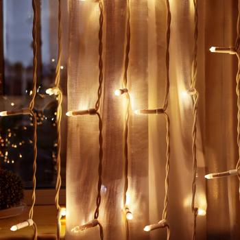 LED-Lichtervorhang, 240 warmweisse LEDs: 16 Stränge, 12 Lichteffekte, 225 x 150 cm – für dekorative Lichteffekte und Ambientebeleuchtung