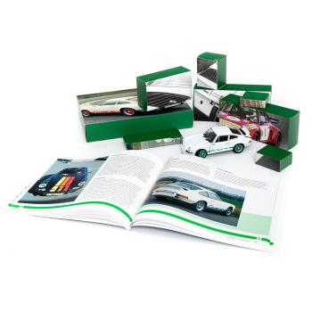 Preview: Adventskalender, Modellauto Porsche Carrera RS, Begleitbuch und zahlreiches Zubehör