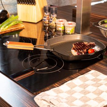 Preview: Poêle à Griller Épaisse Ø 24 cm - Poignée Bois Rabattable - Antiadhésive & Compatible Gaz, Électrique, Vitrocéramique, Halogène - Sans PFOA