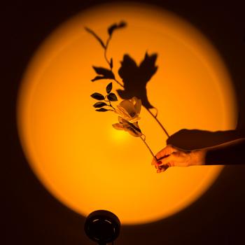 Preview: Sonnenuntergang Lampe 7W LED Stimmungslicht Sunset - Romantische Atmosphäre Schlafzimmer Wohnzimmer - Farbverlauf Orange Rot Blau Lila - Höhe 29 cm Preview: Sonnenuntergang Lampe 7W LED Stimmungslicht Sunset - Romantische Atmosphäre Schlafzimmer Wohnzimmer - Farbverlauf Orange Rot Blau Lila - Höhe 29 cm