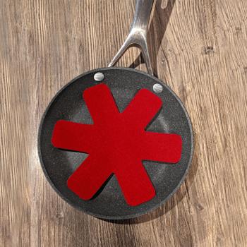 Preview: Protections Anti-rayures Poêles Feutrine - Lot de 5 Multicolores Forme Fleur - Ø 18 cm - Pour Empiler sans Rayer Revêtement Antiadhésif