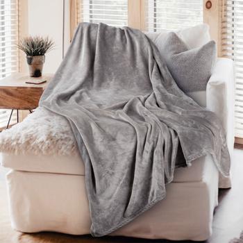 Preview: Kuscheldecke L hellgrau - besonders weich und anschmiegsam, OEKO-TEX Standard 100 - 180x200 cm, Polyester-Mikrofaser, 190 g/m² - für Sofa & Bett