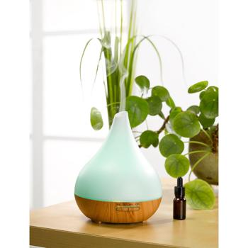 Preview: Aroma-Diffuser mit 7 LED-Farben, 400 ml, leiser Ultraschall-Luftbefeuchter für ätherische Öle, stilvolles Design in Weiss und Holzdekor Preview: Aroma-Diffuser mit 7 LED-Farben, 400 ml, leiser Ultraschall-Luftbefeuchter für ätherische Öle, stilvolles Design in Weiss und Holzdekor