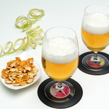 Preview: Dessous de verre vinyle set de 8 - Look rétro disque single pour cocktails fêtes boissons - Diamètre 11 cm - Déco de table fun et cool