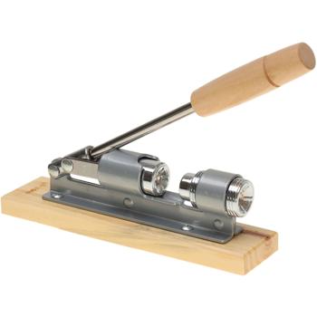 Preview: Innovativer Hebel-Nussknacker im Retro-Design: Holzplatte mit robustem Metallknacker, für Walnüsse, Haselnüsse & mehr – kraftsparend und effizient Preview: Innovativer Hebel-Nussknacker im Retro-Design: Holzplatte mit robustem Metallknacker, für Walnüsse, Haselnüsse & mehr – kraftsparend und effizient