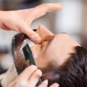 Preview: Haarschneider mit ausziehbarem Griff - präziser Barttrimmer, 5 Aufsätze, LED-Leuchte, kabelloser Batteriebetrieb - ideal für unterwegs & Camping