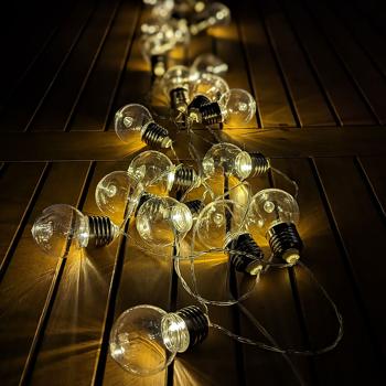 Preview: set di 2 luci fiabesche a LED con 20 LED a forma di lampadina, a energia solare, 3,8 metri Preview: set di 2 luci fiabesche a LED con 20 LED a forma di lampadina, a energia solare, 3,8 metri