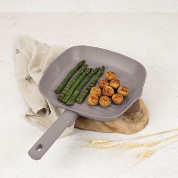 Preview: Design-Grillpfanne 28cm, edles taupe, Aluminium, 3-fach Titan beschichtet – Soft-Touch-Griff, alle Herdarten, die Grillpfanne für Profis & Hobbyköche