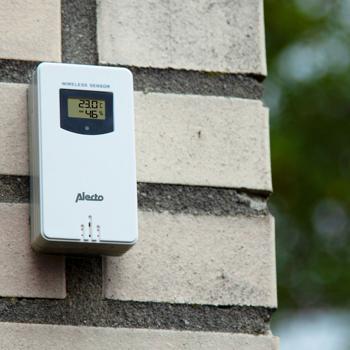 Preview: Wetterstation mit Funk-Aussensensor (100m) - Beleuchtetes Bambus-Display - Thermo-Hygro-Barometer, zuverlässige Wetterdaten für Ihr Zuhause