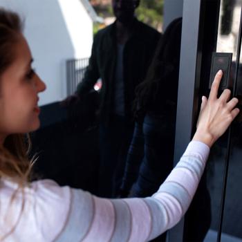 Preview: Zuverlässige schwarze Funk-Türklingel, bis 50m, 36 Melodien, IP44 wetterfest, kinetisch, keine Batterien nötig, wartungsfrei - immer einsatzbereit